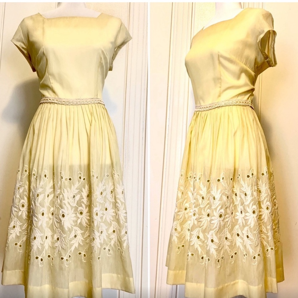 Vintage 50’s pale yellow & white embroidered eyelet pleated cotton dress medium
